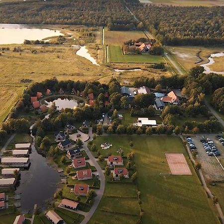 Vakantiepark Eigen Wijze Bant Bagian luar foto