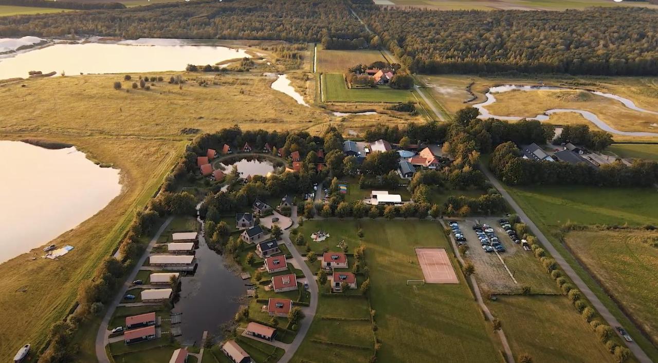 Vakantiepark Eigen Wijze Bant Bagian luar foto