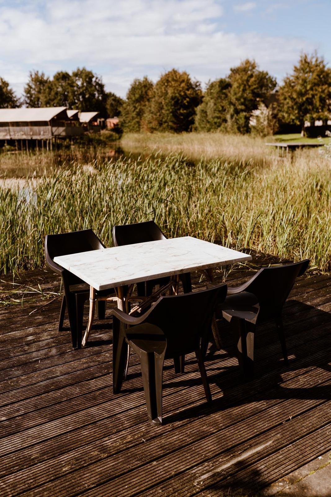 Vakantiepark Eigen Wijze Bant Bagian luar foto