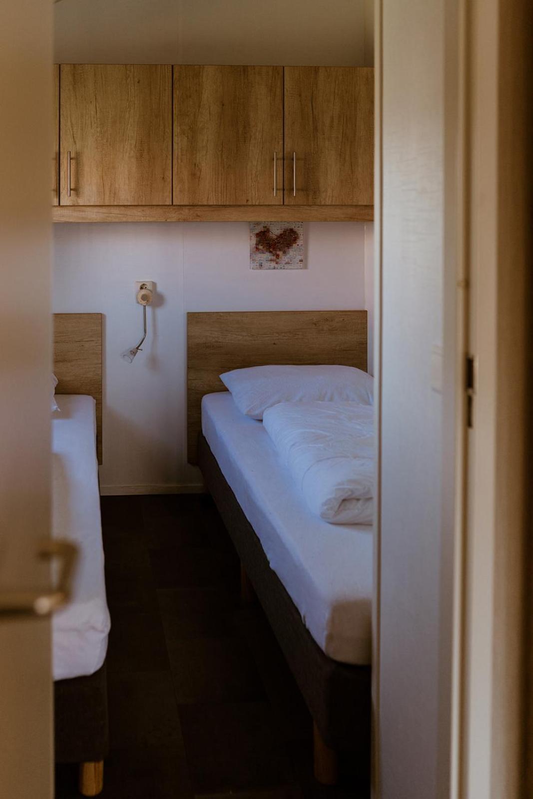 Vakantiepark Eigen Wijze Bant Bagian luar foto