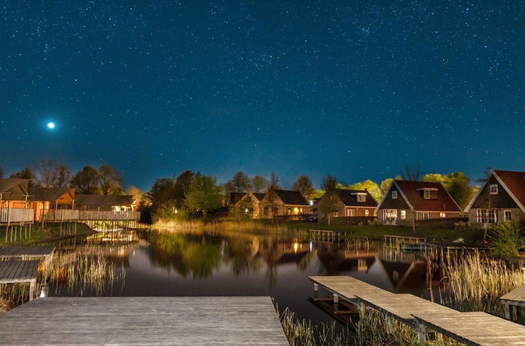 Vakantiepark Eigen Wijze Bant Bagian luar foto