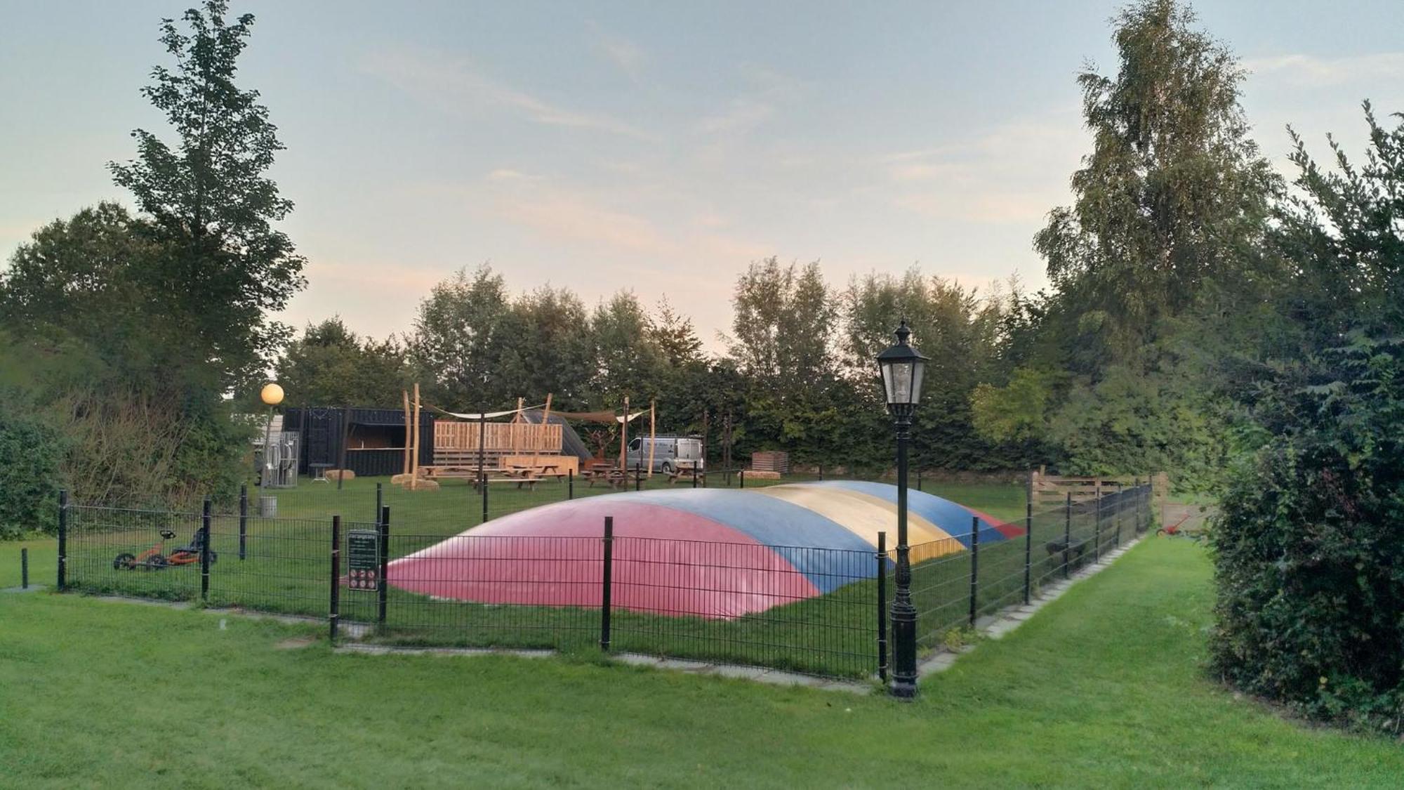 Vakantiepark Eigen Wijze Bant Bagian luar foto