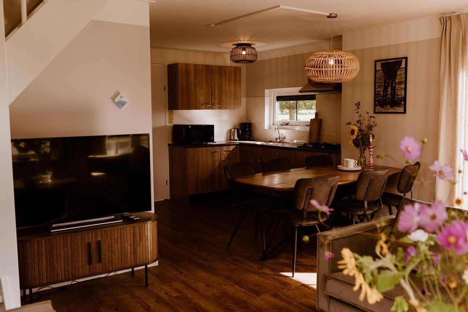 Vakantiepark Eigen Wijze Bant Bagian luar foto