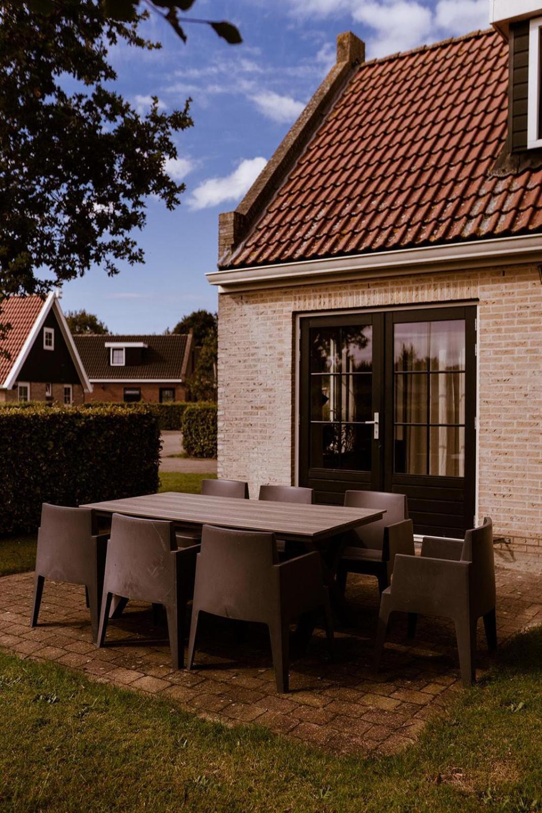 Vakantiepark Eigen Wijze Bant Bagian luar foto