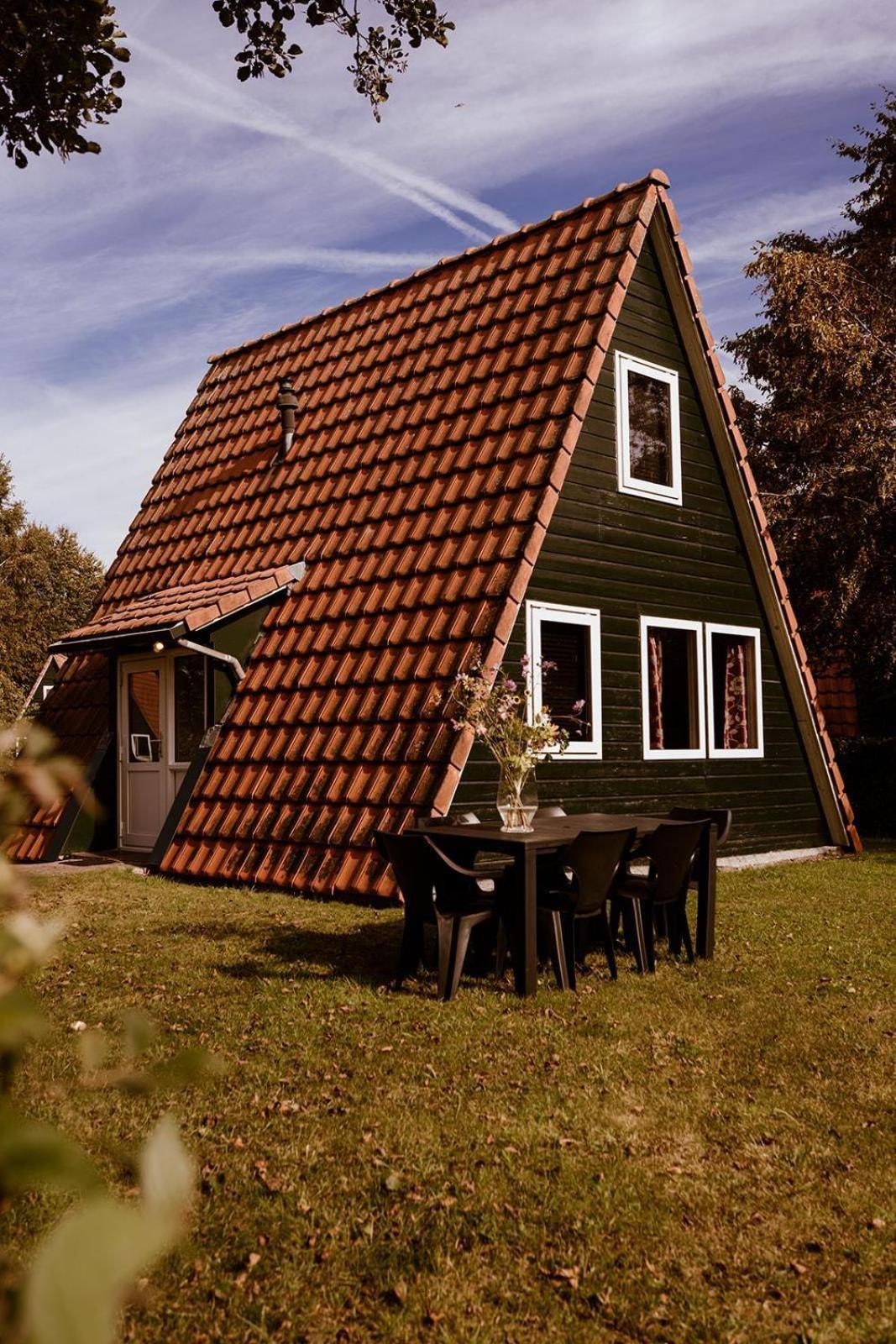 Vakantiepark Eigen Wijze Bant Bagian luar foto
